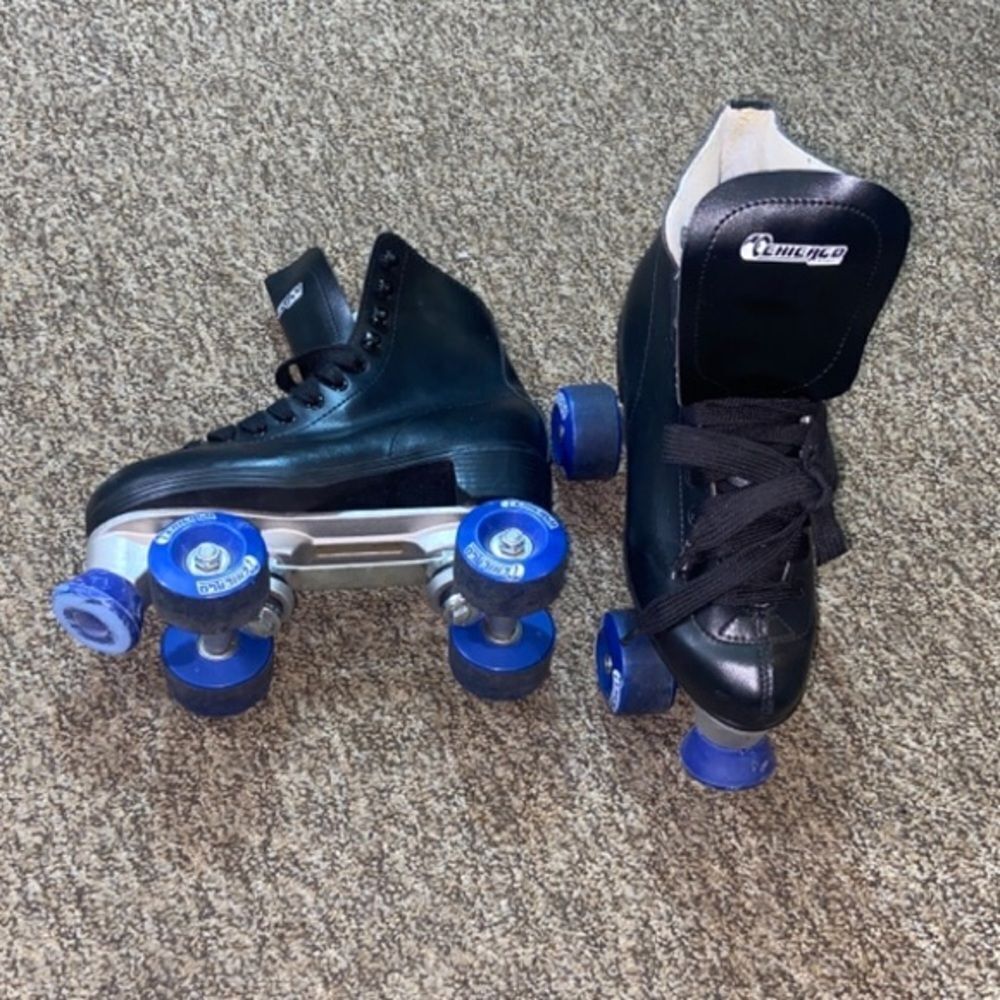 Chicago Men Classic Indoor Black and Blue Roller Skates Sz,6US  Blue Wheels